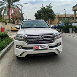 تۆیۆتا لاند کروزەر